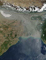 Aerosol pollution over Northern India and Bangladesh 2001